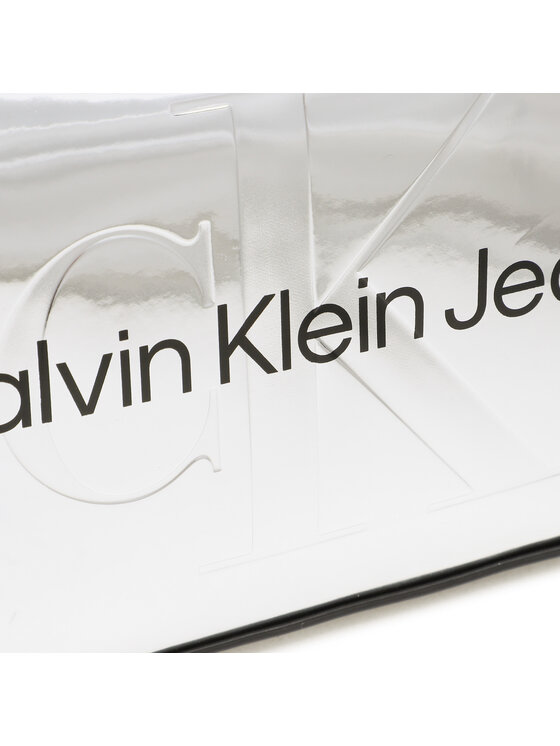 Calvin Klein Jeans Torebka Sculped Camera Bag K60K610396 Srebrny zdjęcie nr 2